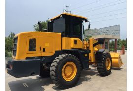 HOW TO OPERATE - A Front End Loader! 